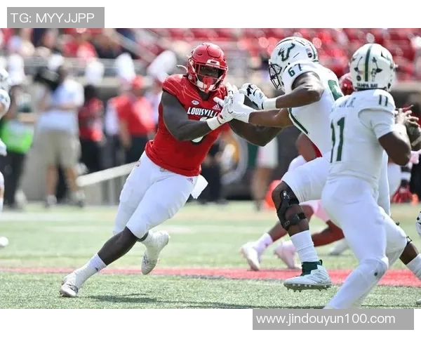 足球球星转行踢橄榄球成传奇人物挑战极限突破自我跨界成功故事