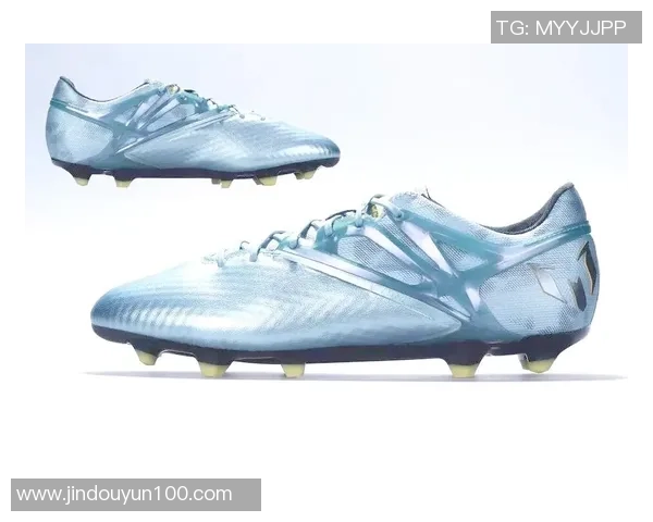 选择合适的足球鞋提升球技 足球明星推荐鞋款解析